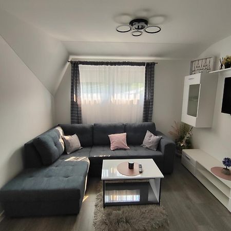 Happy Moments 1 Apartment Gornje Jesenje Exterior photo