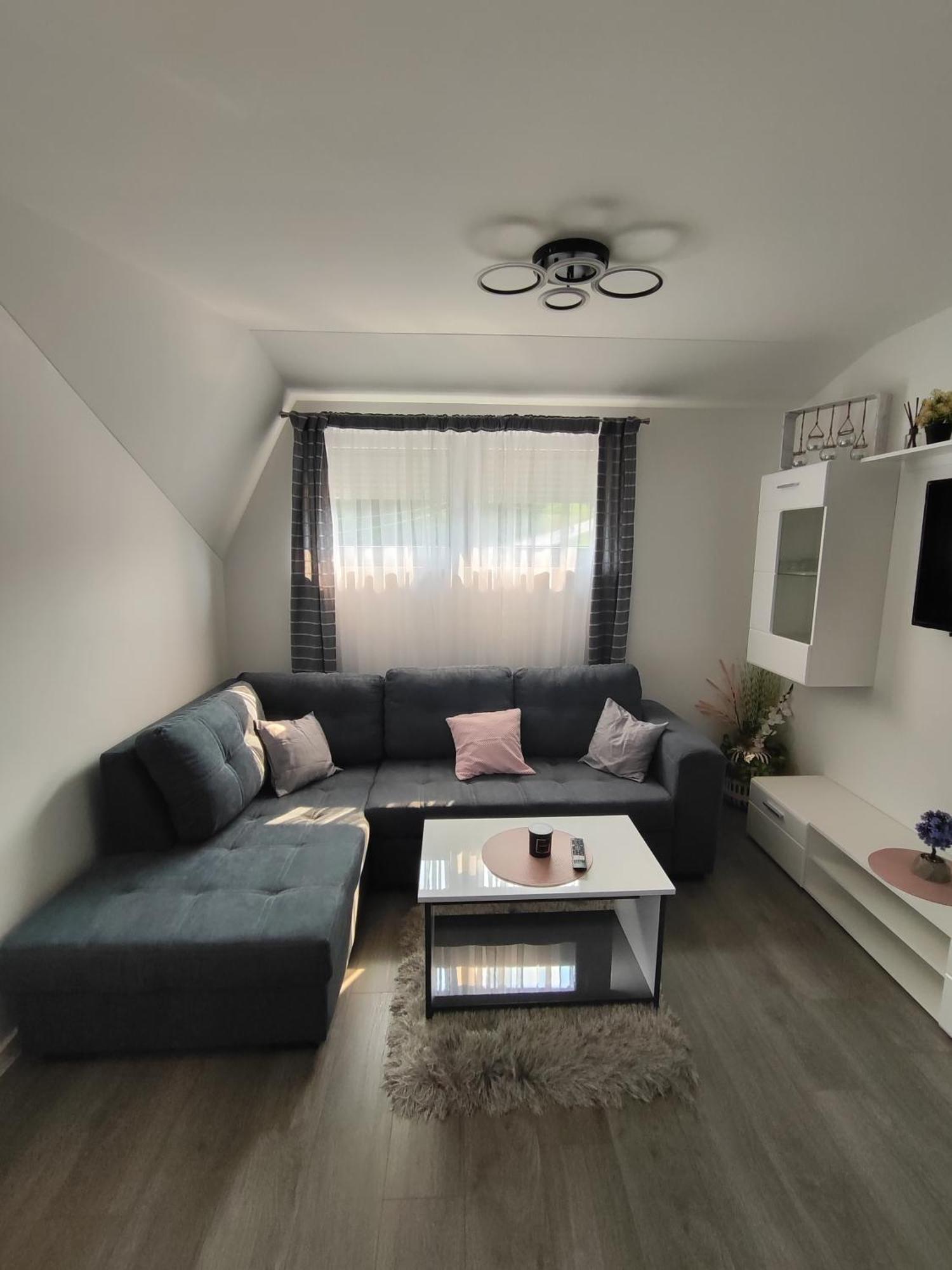 Happy Moments 1 Apartment Gornje Jesenje Exterior photo